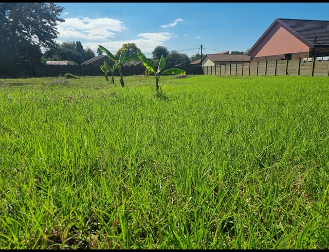 1,060M² VACANT LAND FOR SALE IN FALCON RIDGE